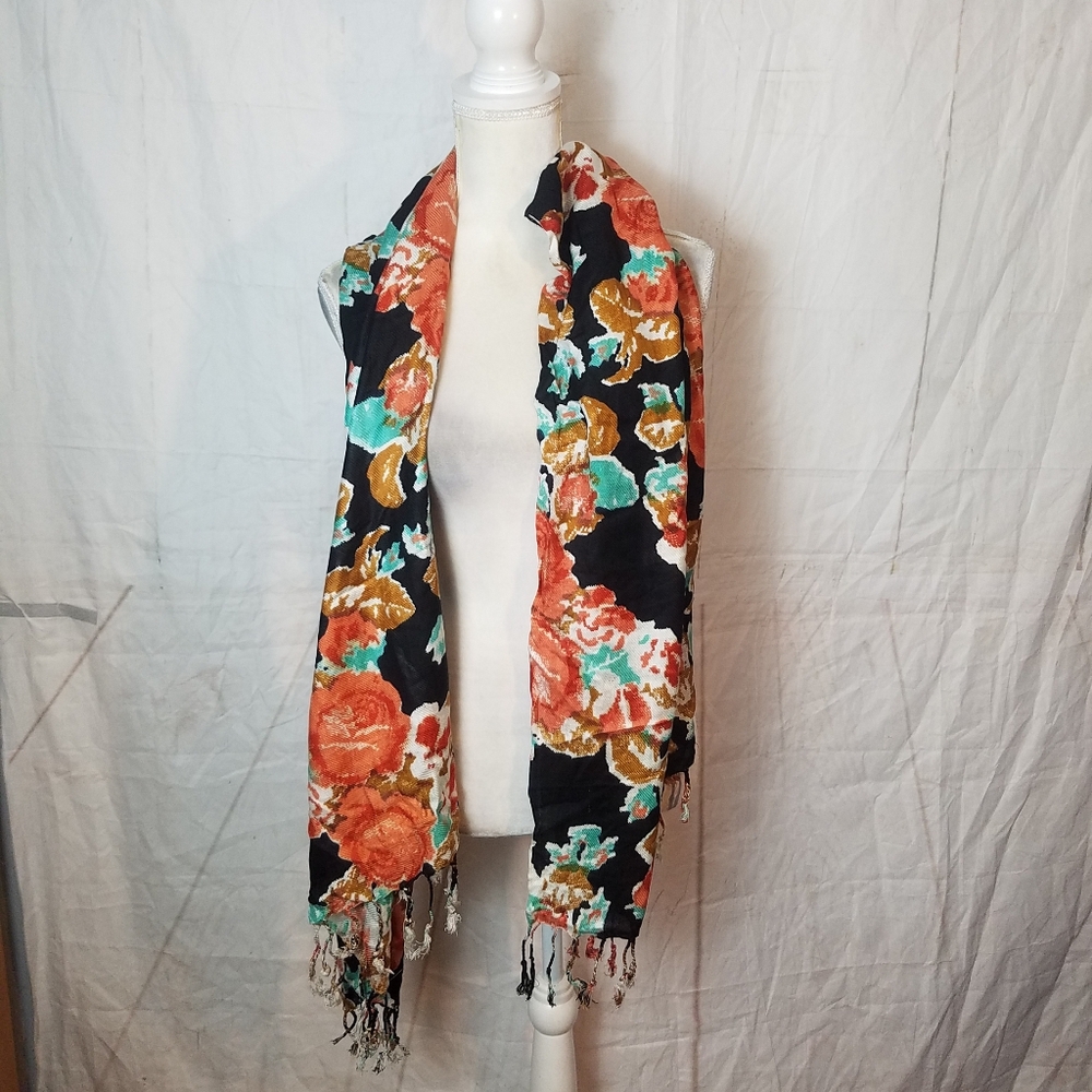 Floral Patterned Scarf - Picture 4 of 9